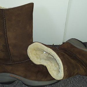Women's Merrell Suede Sherpa lined Winter boots